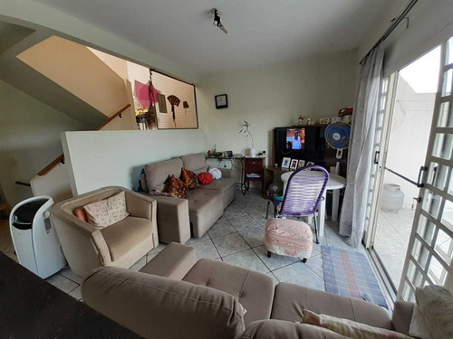 Imagem 20 de 24 de Casa Triplex Com Terraço À Venda, Vila Matarazzo, Londrina, Pr - 6 Quartos Sendo Uma Suíte Com Closet - 5 Banheiros - 4 Salas - 3 Vagas De Garagem - Pr - Ca1233_gprdo