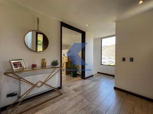 Casa En Arriendo De 4 Dorm Más Estar En Lo Barnechea