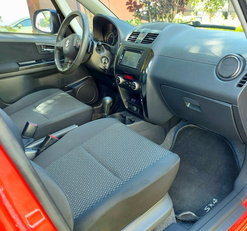 Imagen 10 de 15 de Suzuki Sx4 2.0 Crossover L4/ Man At 2014