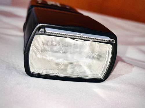 Flash Yongnuo Yn-560 Iii Speedlite Para Canon Nikon C/ Radio Negro (Usado)