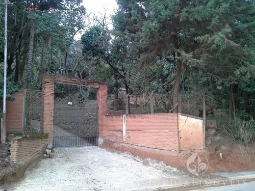 Vendo Linda Chácara No Rio Acima Em Jundiaí Com 2.984 M², Asfalto Na Porta, Casa Com Três Dormitórios, Avarandada, Muito Verde E Bem Localizada, Estuda Permuta E Aceita Financiamen - Ch00084 - 2556356