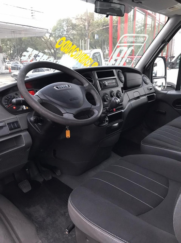 Imagem 8 de 9 de Iveco 35s14 2018 Com Ar Condicionado