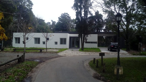 Casa Con Posible Financiación En Barrio Privado
