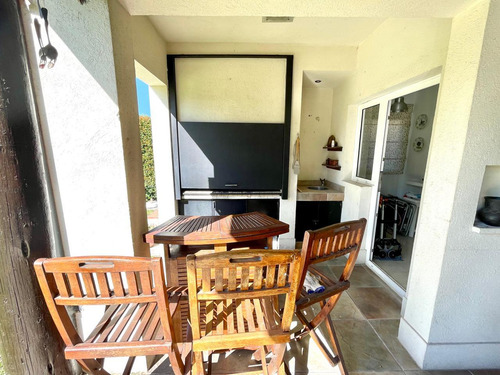 Santa Barbara Casa Venta En 1 Planta, Muy Practica, 5 Ambientes, Pileta