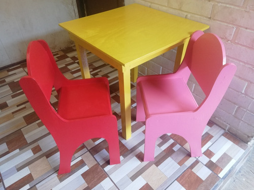 Mesa Infantil De Madera + 2 Sillas Para Niño/a