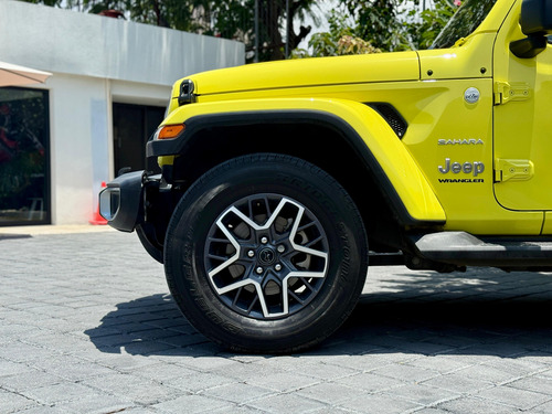 Jeep Wrangler 5p Unlimited Sahara L4/2.07/T Aut
