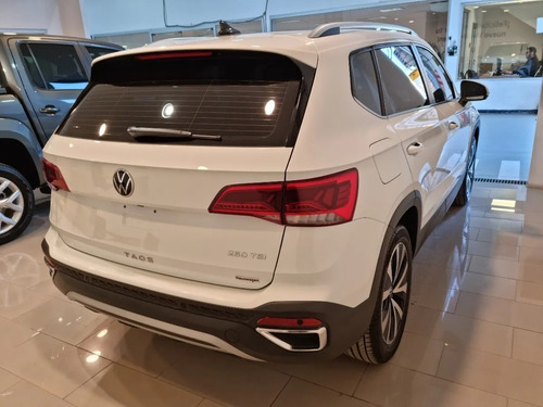Imagen 5 de 25 de Volkswagen Taos Highline At 250tsi Gr