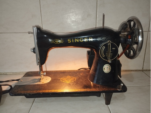 Máquina De Coser Eléctrica Singer Negrita 