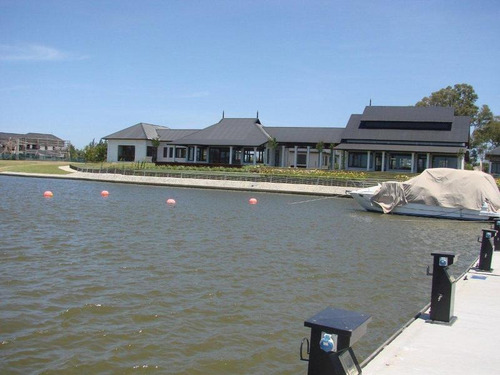 Lencke Vende - Muy Buen Lote En Albanueva Con Fondo Orientado Al Norte