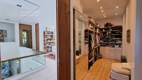 Imagen 22 de 30 de Casa Moderna Con Pileta En Venta En San Isidro