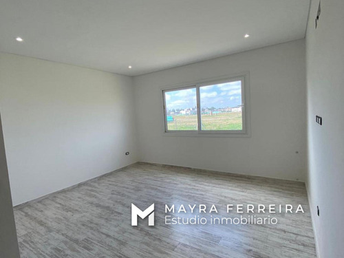 Venta De Casa A Estrenar En Barrio San Simon . Canning