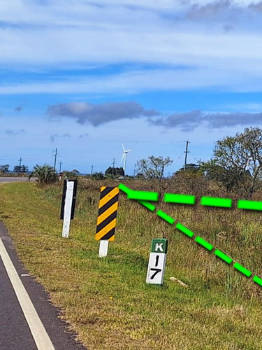 Vendo 5has De Campo, Es Esquinero Forma Triangular Sobre Ruta Nacional Número 19 Km 17 Paraje Isla Negra. Con Títulos, Sin Deudas.