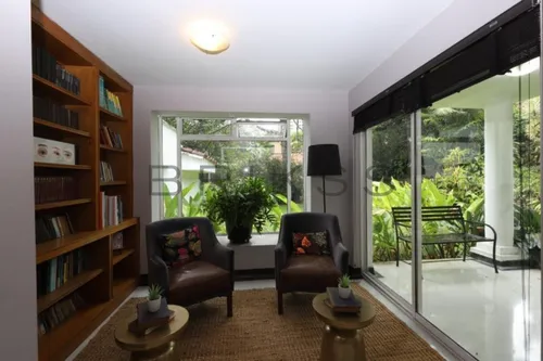Casa En Venta En El Poblado. Cod V50795