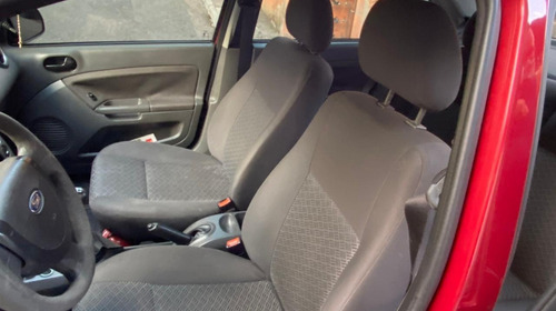 Imagem 9 de 10 de Ford Fiesta Sedan 2006 1.6 Flex 4p