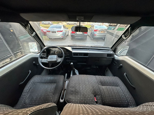 Mitsubishi L300 2.5 Minibus