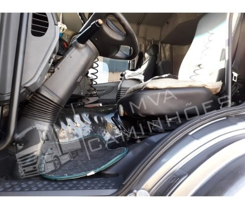 Imagem 9 de 14 de Caminhão Mercedes 2040 - 4x2 T