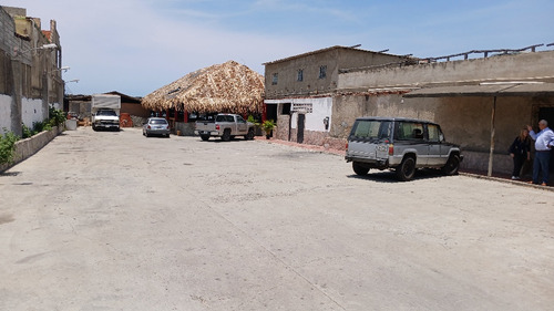 Catia La Mar. Se Alquila Excelente Propiedad Comercial 1700m