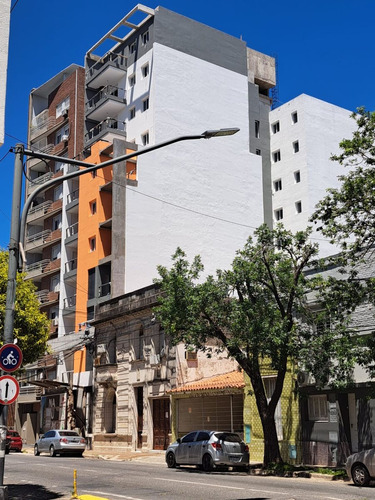 Venta Cochera Cubierta Edificio Urquiza Natural