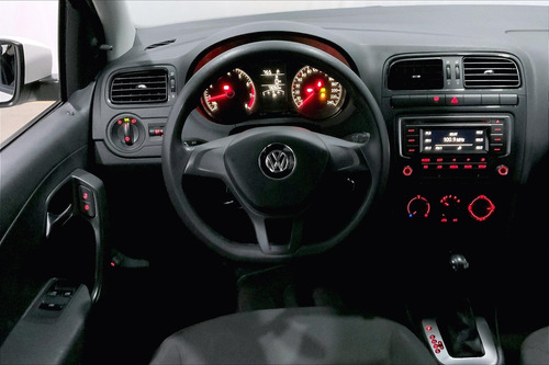 Imagen 5 de 25 de Volkswagen Vento Sedan 4 Pts Starline Ta A/ac Mp3 R-15