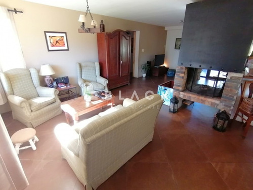 Hermosa Casa En Pinares- Ref: 61