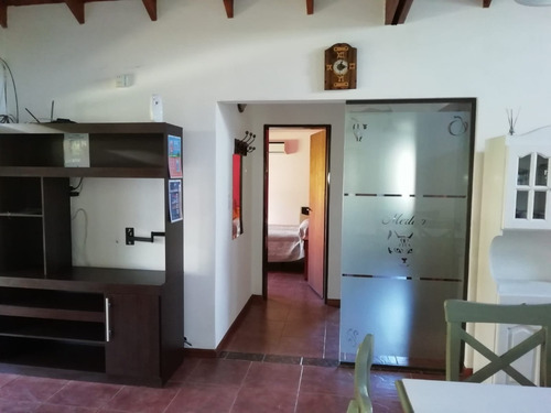 Casa Con Pileta De Uso Exclusivo, No Es Complejo De Cabañas, Hermosa Vista Abierta A Las Sierras, Parque, Quincho, 3 Aires Acondicionados, Wifi, Tv Cable, Vajilla Completa, Estacionamiento, 2 Baños