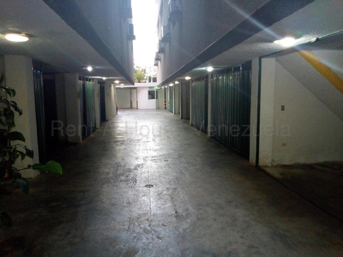 Majestuoso Hotel En Venta Mls 24-24068 Macuto