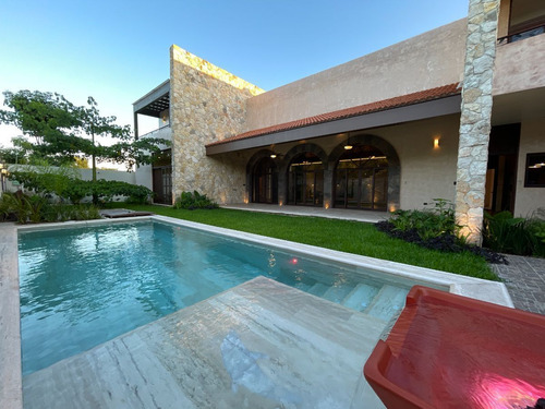 Casa En Venta En Privada Residencial En Temozon Norte, Merida, Yuc.