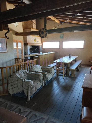 Amplia Casa En Alto De Punta Piedras, Con Parrillero Y Capacidad Grande- Ref: 618