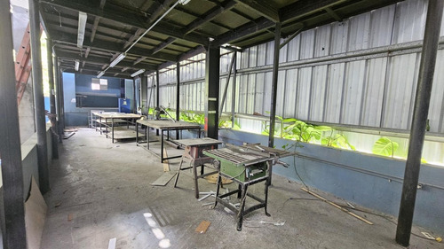 Venta De Edificio Comercial Con Nave Industrial Amueblada En Autop, Duarte Santo Domingo, 2niveles