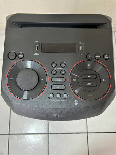 Torre De Sonido LG Xboom Rn7 Negro 110v (Usado)