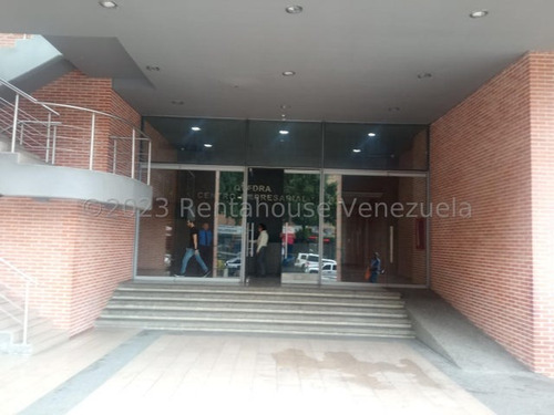 Oficina Comercial En Alquiler Mls #24-5774
