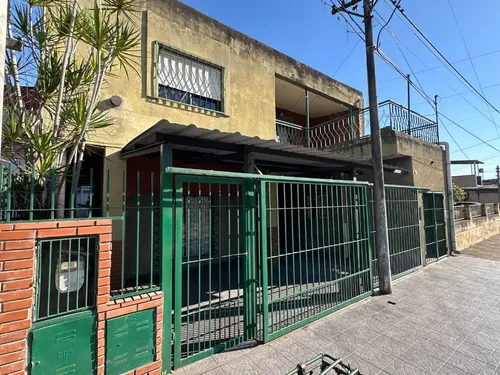 Venta Ph- B° Sarmiento-planta Baja- 3 Dorm 2 Baños