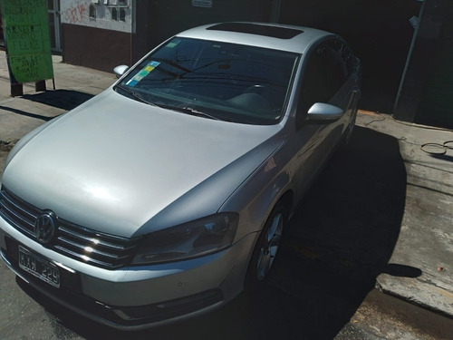 Imagen 1 de 14 de Volkswagen Passat 2012 1.8 Confort Tsi 160cv Permuto Financi