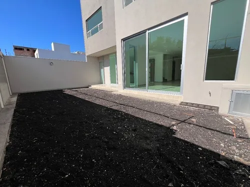 Jardín, Amplia Estancia, Acceso A Roof- Colinas De Juriquilla