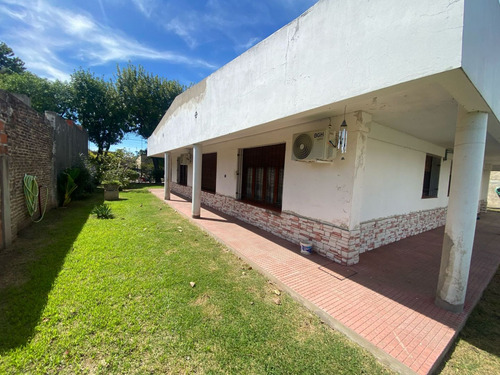 Casa En Venta En Lobos