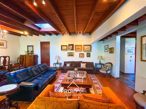 Venta Casa,los Dominicos Las Condes, 4 Dormitorios, Piscina.