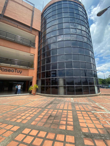 Imagen 3 de 13 de Mejor Punto Comercial Del C Comercial Paseo Tuy Para Bodegón