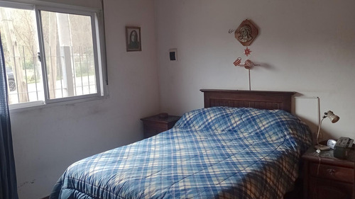 Casa En Venta Con Gas Natural Y Ubicación Comercial, Las Tapias, Traslasierra