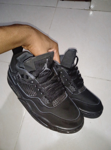 Jordan 4 Retro 2006 Black Cat (Usado)
