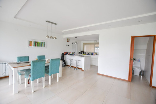 Casa Con Parque Y Pileta, Barrio El Rodeo