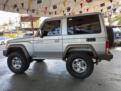 Imagen 5 de 14 de Toyota Machito Land Cruiser