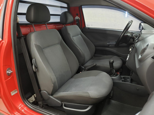 Imagem 9 de 14 de Volkswagen Saveiro 1.6 (flex) Flex 2012 2013