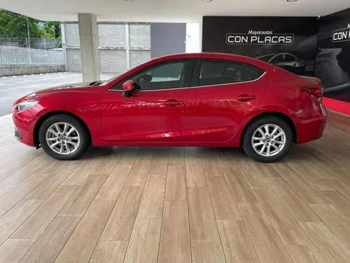 Mazda 3 2.0 Touring MT