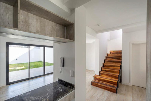 Imagen 16 de 30 de Duplex A La Venta - Villa Belgrano - 2 Y 3 Dormitorios - En Planta Baja Y Alta