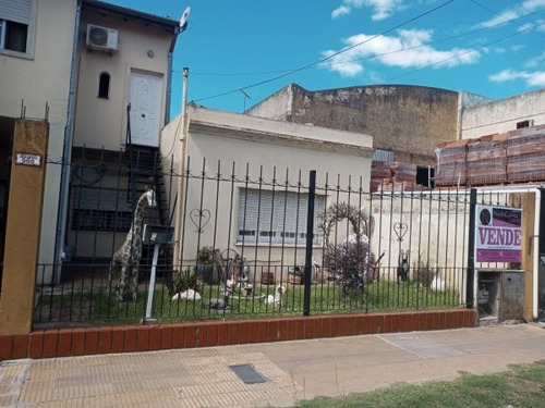 Imagen 2 de 19 de Venta 2 Casas 3 Amb Moron Sur