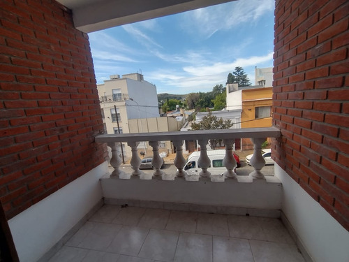 Venta Departamento Centrico Con Vistas A Las Sierras De Tandil