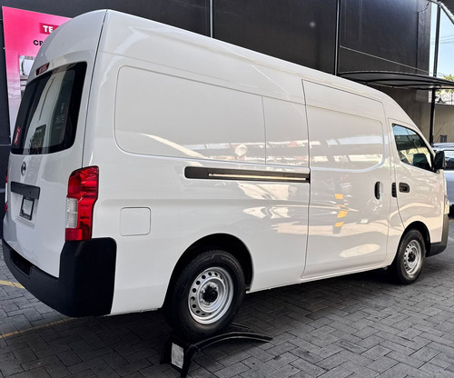 Nissan Urvan 2.5 Panel Amplia Aa Mt