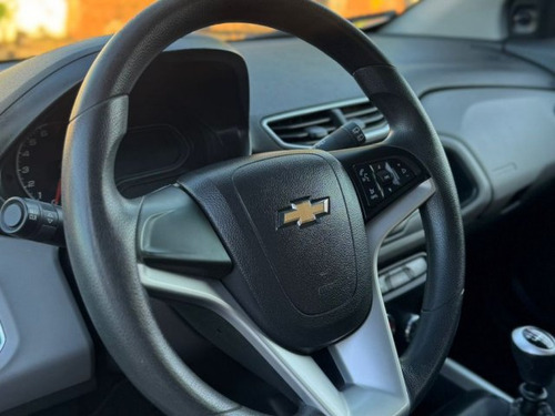 Chevrolet Onix Onix 1.0 MPFI LT 8V FLEX 4P MANUAL