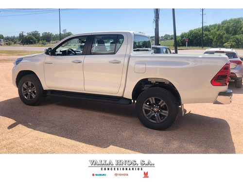 Totoya Hilux Ok Srv 2.8, 2021, 204 Hp,