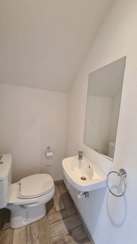 Imagen 8 de 24 de Venta De Casa Estilo Moderno En San Eduardo